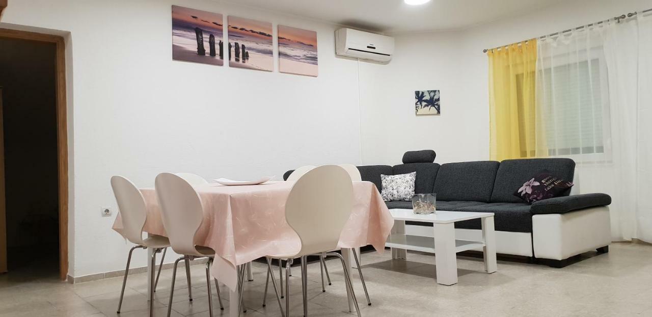 Apartma Jelka Novigrad Istria Buitenkant foto