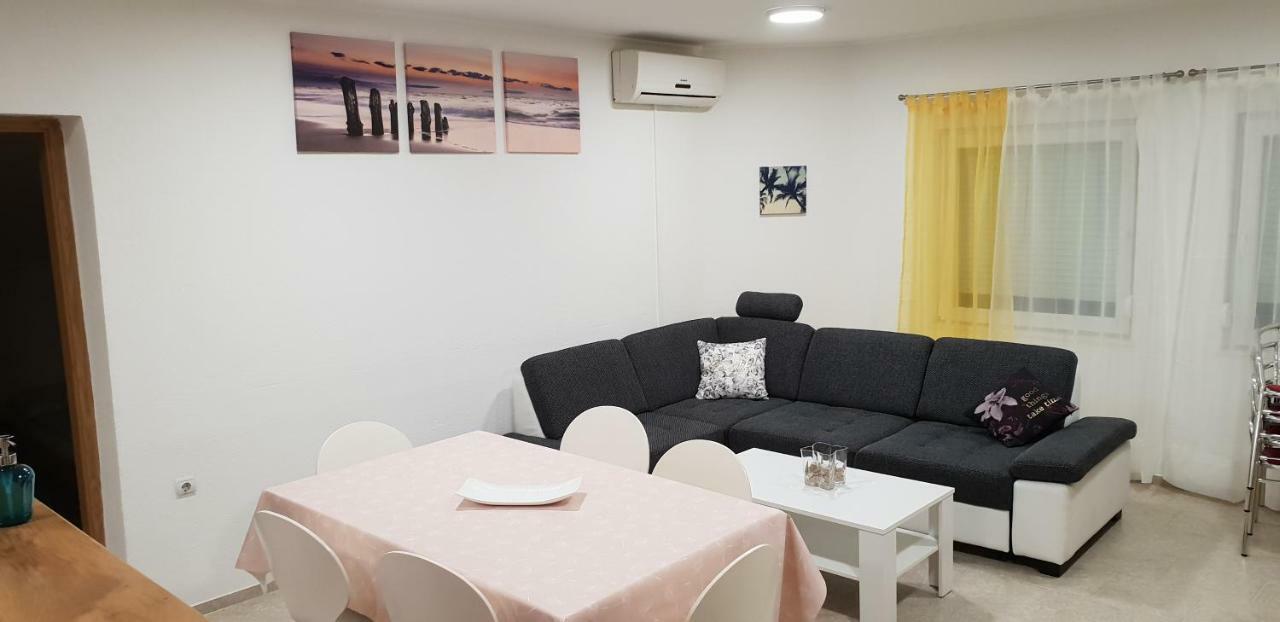 Apartma Jelka Novigrad Istria Buitenkant foto